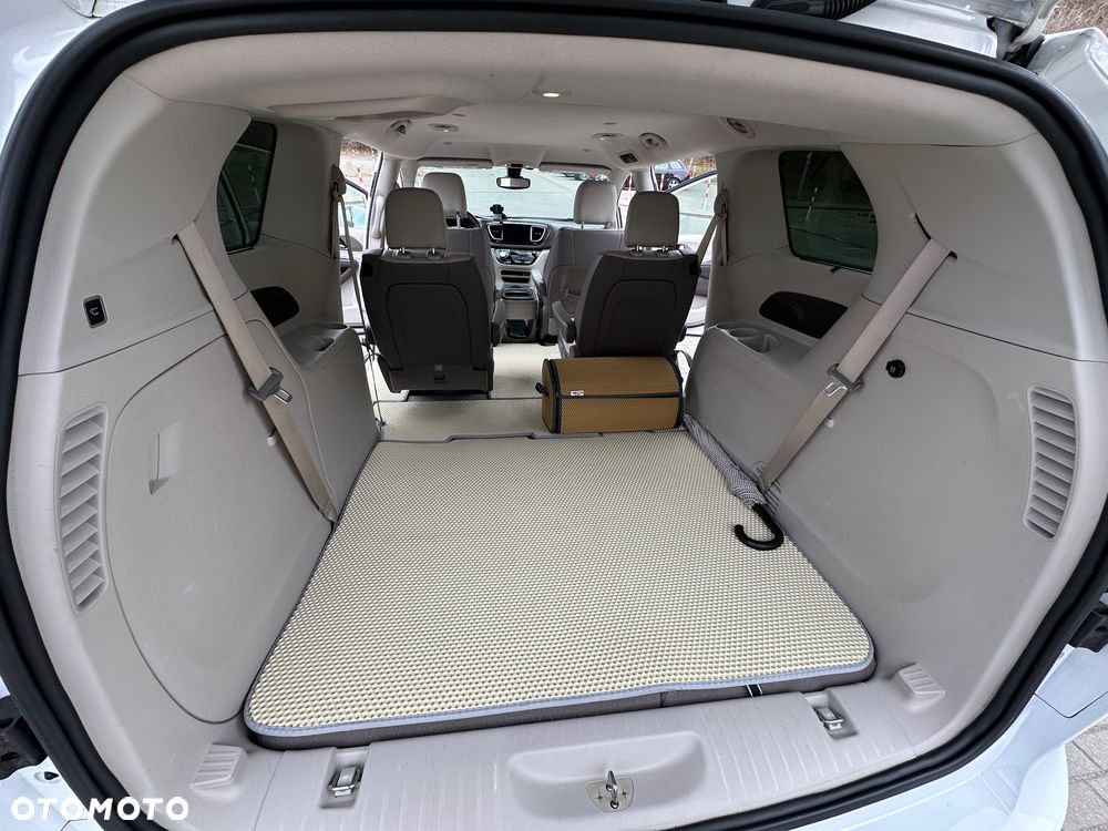 Chrysler Pacifica - 29