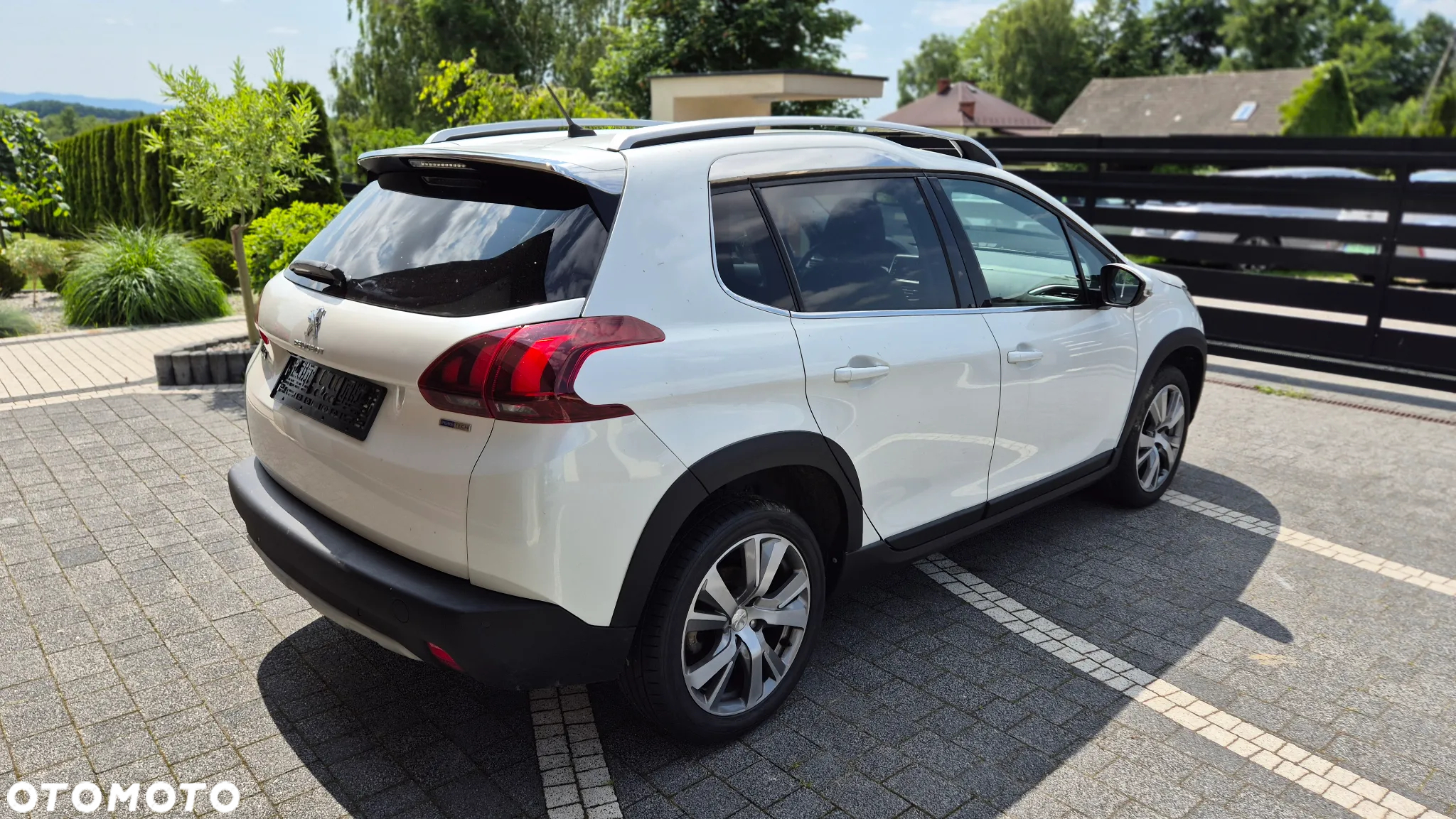 Peugeot 2008 1.2 Pure Tech Allure S&S - 3