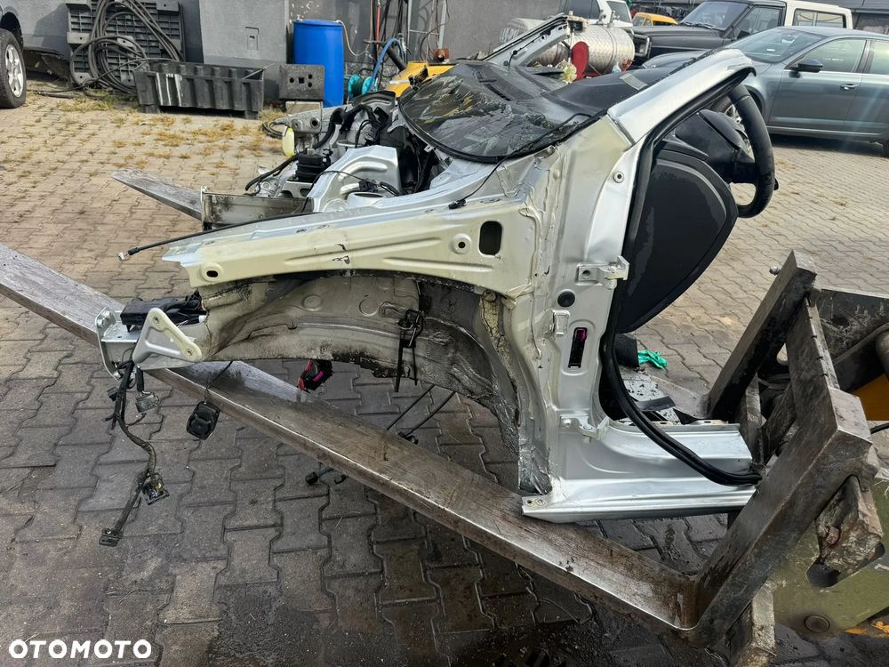 Skoda Rapid Ćwiartka Lewy Przód - 2