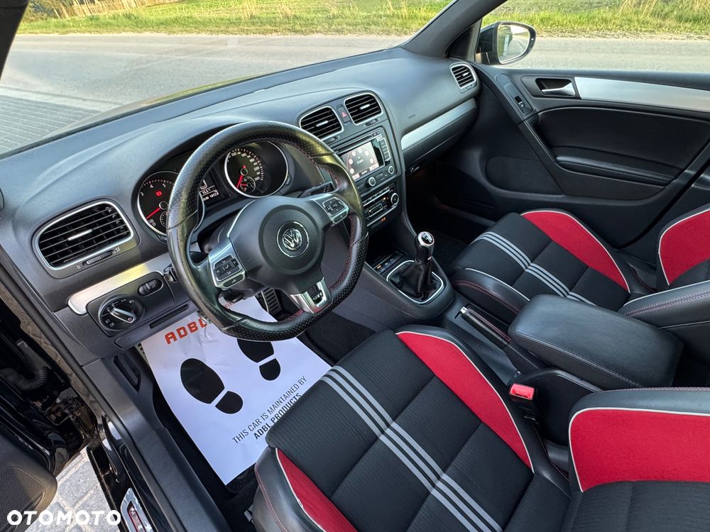 Volkswagen Golf 2.0 GTI adidas - 27