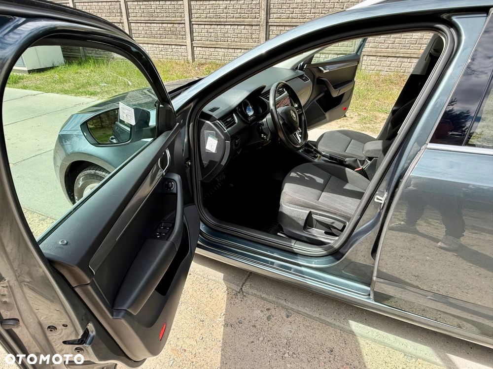 Skoda Octavia 2.0 TDI Edition DSG - 9