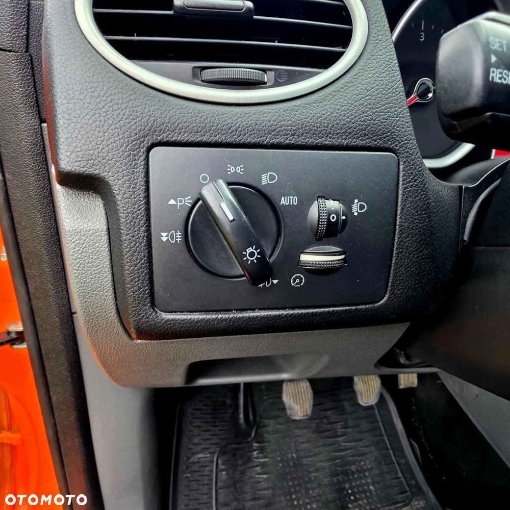 Ford Focus 2.0 TDCi DPF Style - 10