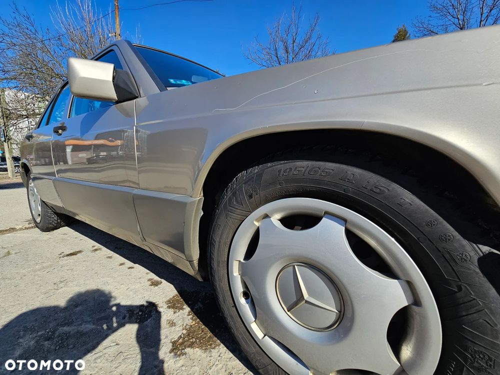 Mercedes-Benz W201 (190) - 28