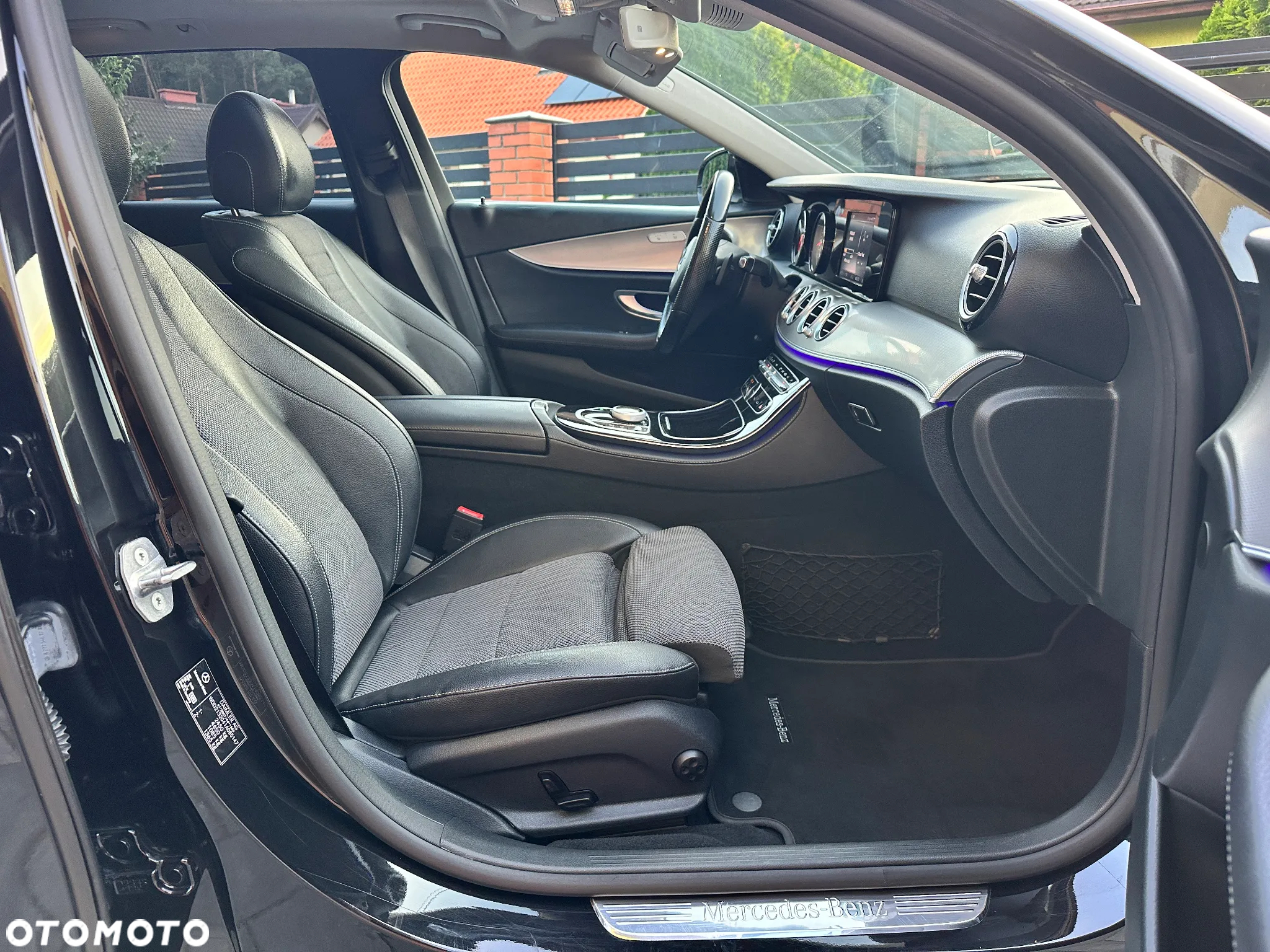 Mercedes-Benz Klasa E 220 d T 9G-TRONIC Avantgarde - 28