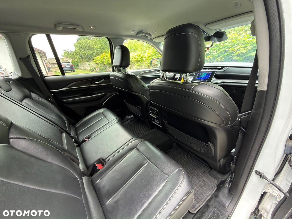 Jeep Grand Cherokee - 21