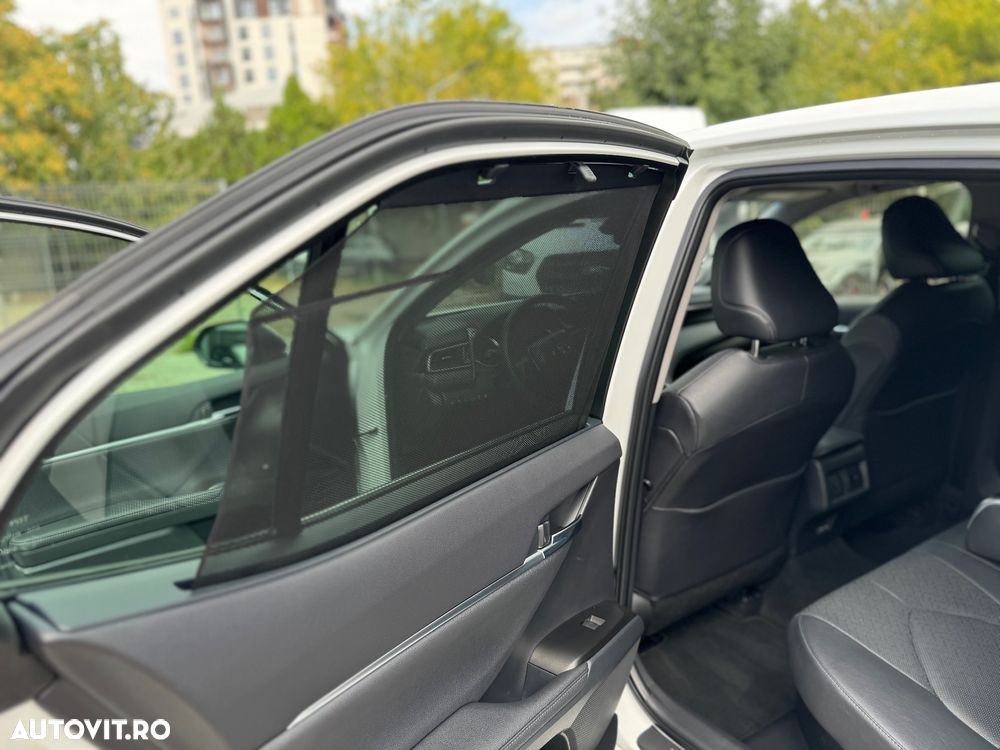 Toyota Camry 2.5 HEV Executive - 22