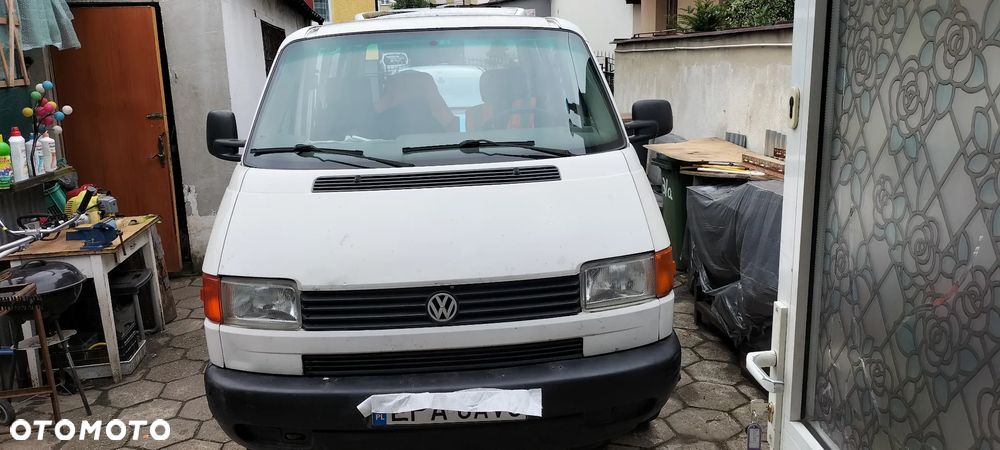 Volkswagen Caravelle - 8