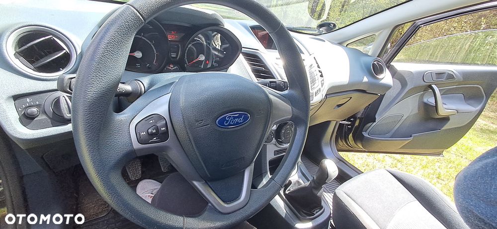 Ford Fiesta 1.25 Silver X plus EU5 - 24