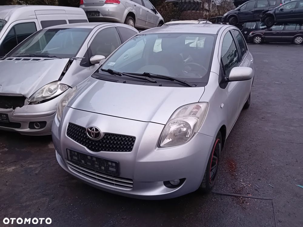 *TOYOTA YARIS II* Samochód na części - 2