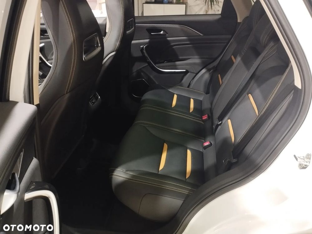 Bestune T77 1.5T Business DCT - 11