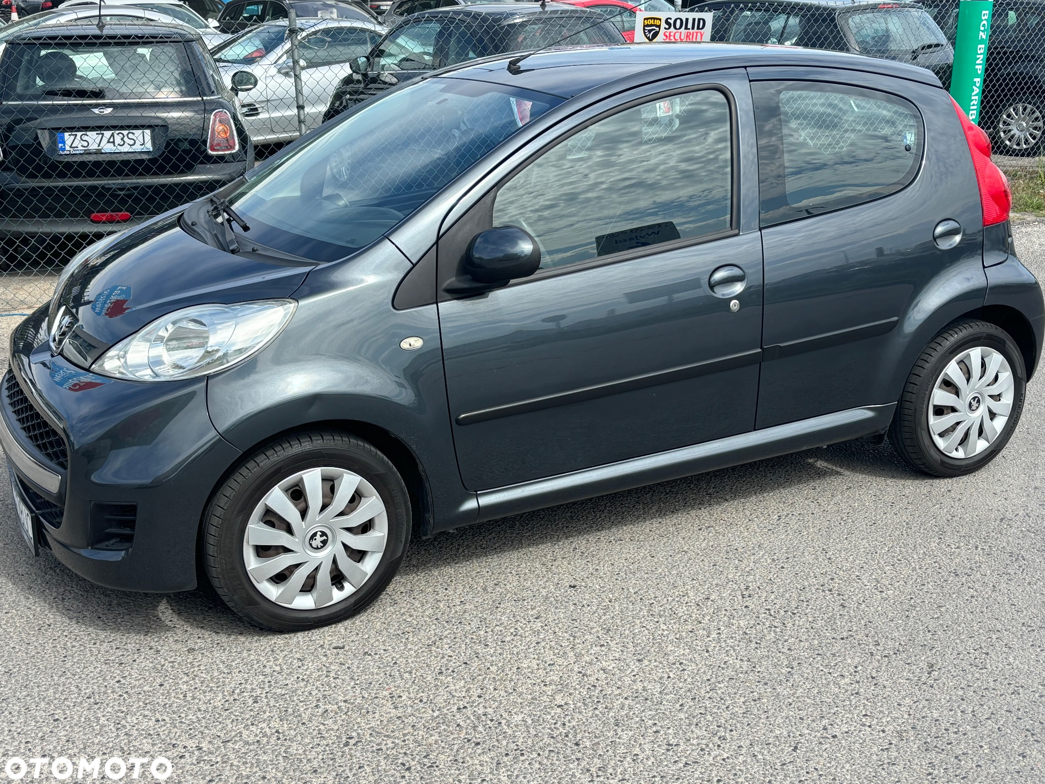 Peugeot 107 1.0 Trendy - 11