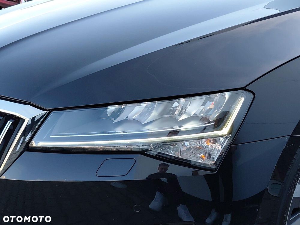 Skoda Superb 2.0 TDI SCR Style DSG - 38