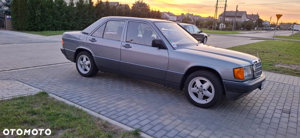 Mercedes-Benz W201 (190) - 8