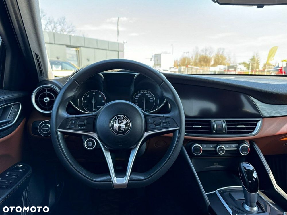 Alfa Romeo Giulia 2.2 D Turbo - 13
