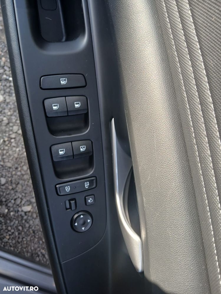 Hyundai Elantra 1.6 l 123 CP CVT Exclusive Navi - 10