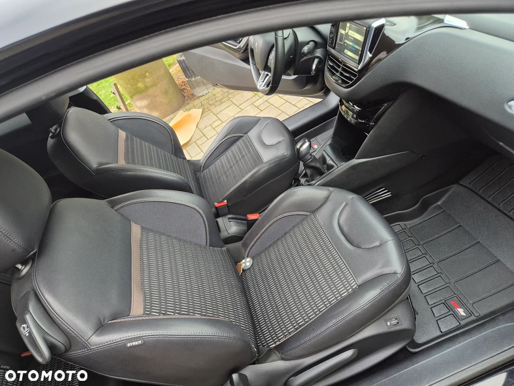 Peugeot 208 e-HDi 92 Stop&Start Style - 24