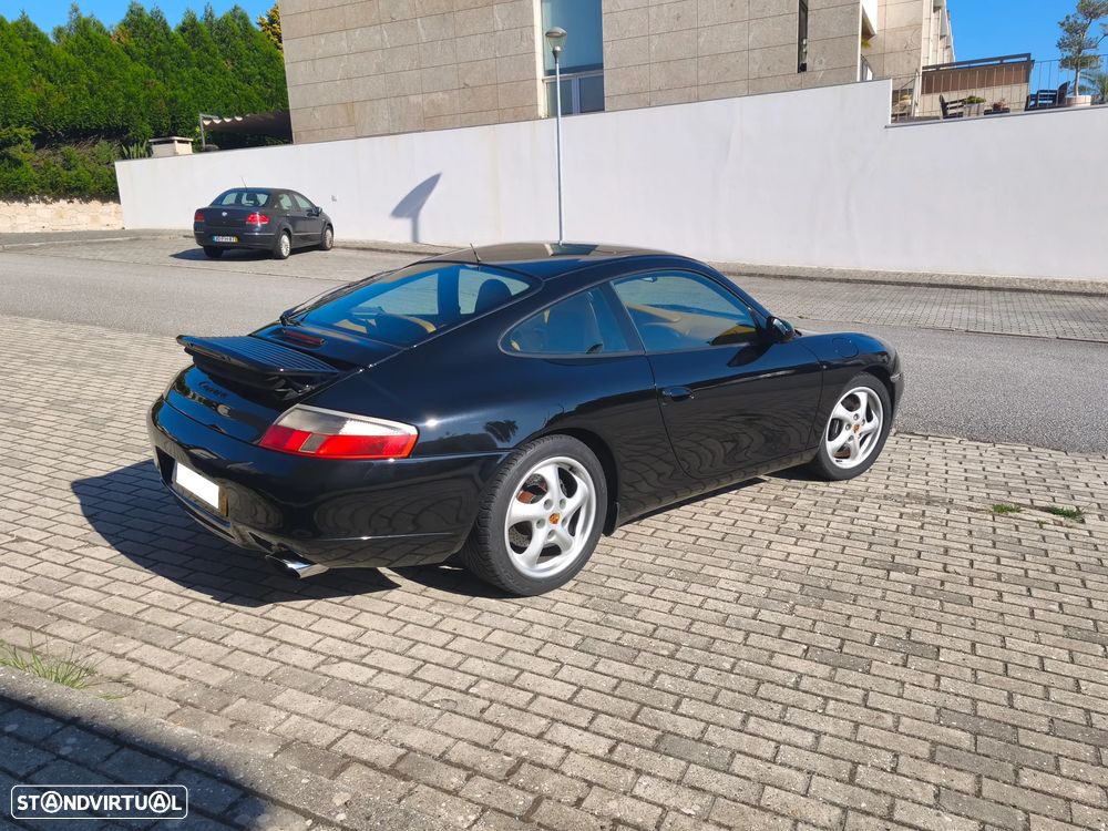 Porsche 911 (996) Carrera Coupé - 3