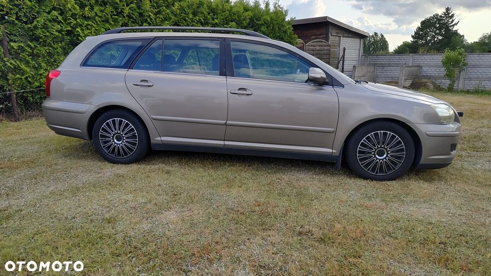 Toyota Avensis 1.6 VVT-i Luna - 4
