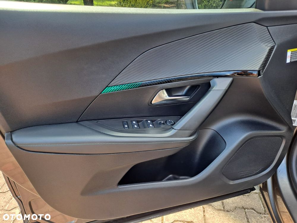 Peugeot 2008 PureTech 130 EAT8 Allure - 6