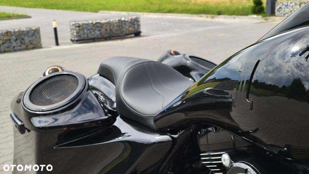 Harley-Davidson Touring Street Glide - 2