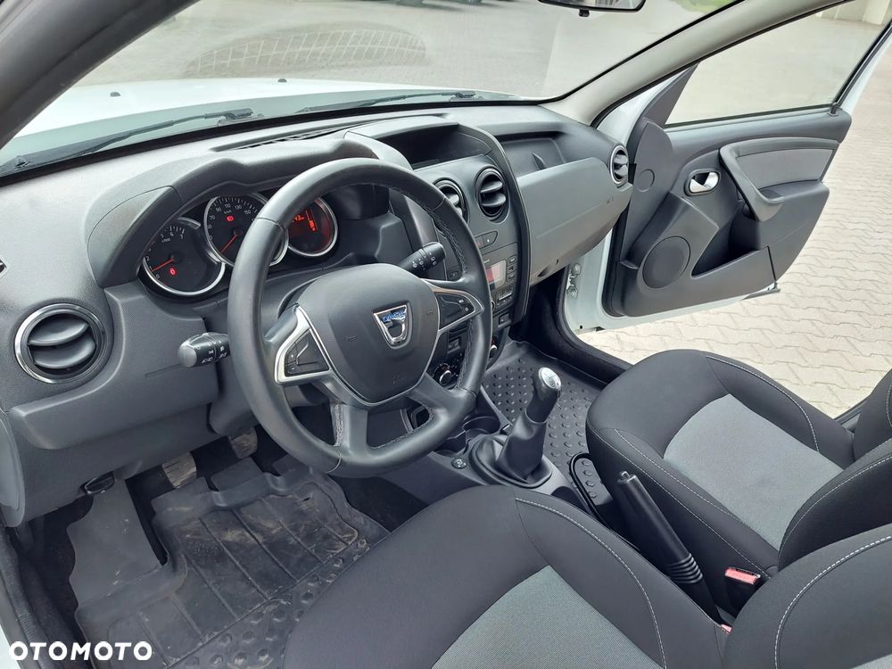 Dacia Duster 1.6 SCe Laureate S&S - 18