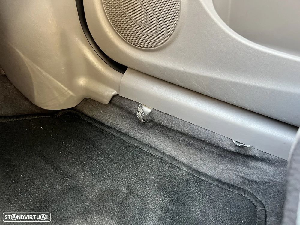Nissan Almera 1.5 Comfort ABS+AC - 36