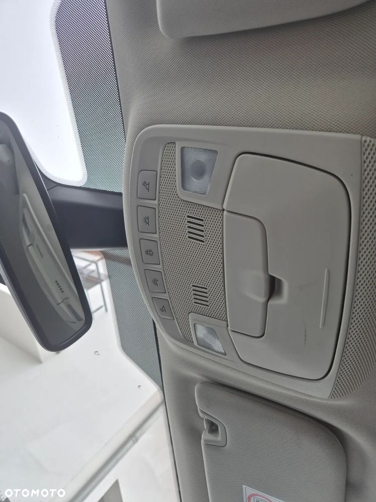 Ford S-Max 2.0 TDCi Trend - 17