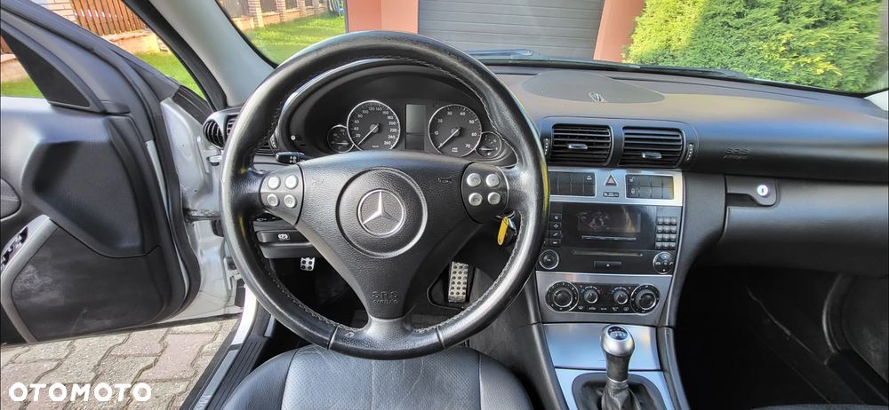 Mercedes-Benz Klasa C 200 Kompressor Avantgarde Sport Edition - 18