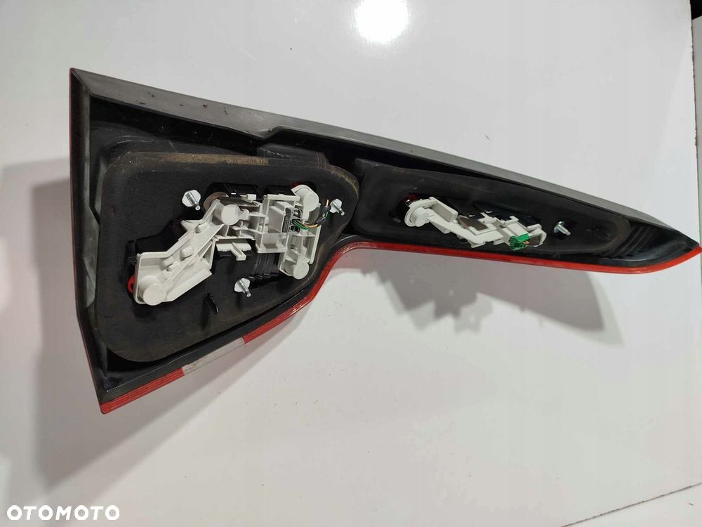 LAMPA LEWA TYŁ TYLNA VOLVO V50 KOMBI - 3