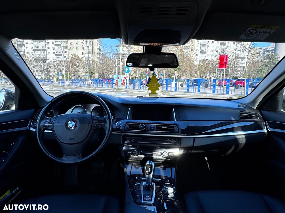 BMW Seria 5 525d xDrive AT - 8