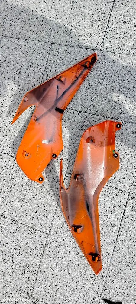 KTM DUKE 125 KOŁO FELGA OWIEWKA LAGI STELAZ OGON ZADUPEK SIEDZENIE 2022 - 20