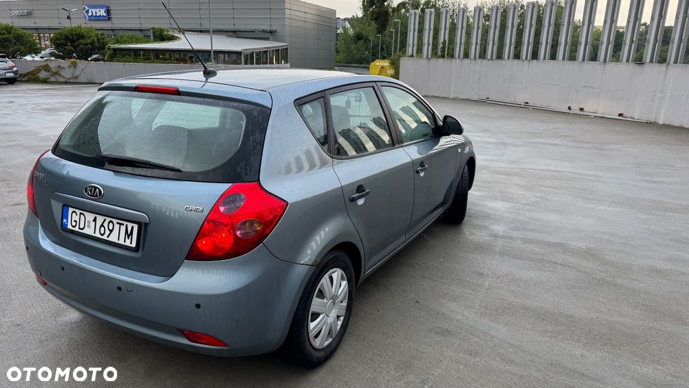 Kia Ceed - 4