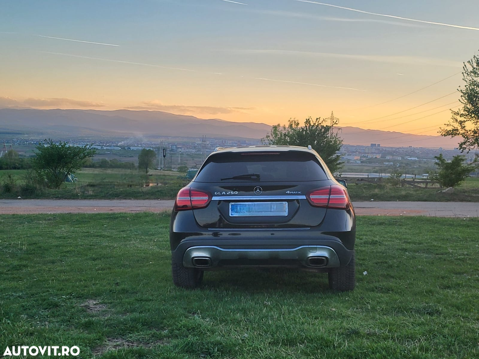 Mercedes-Benz GLA 250 4Matic 7G-DCT - 3