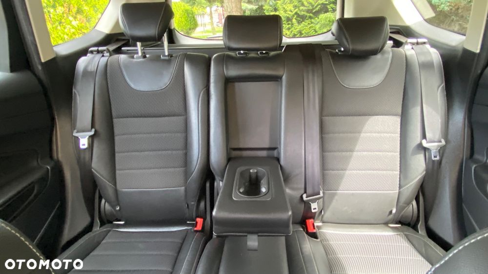 Ford Kuga 2.0 TDCi 2x4 Titanium - 15