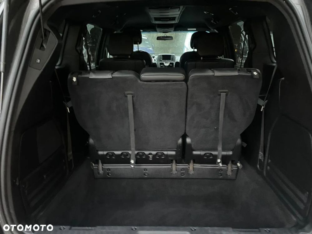 Dodge Grand Caravan - 32