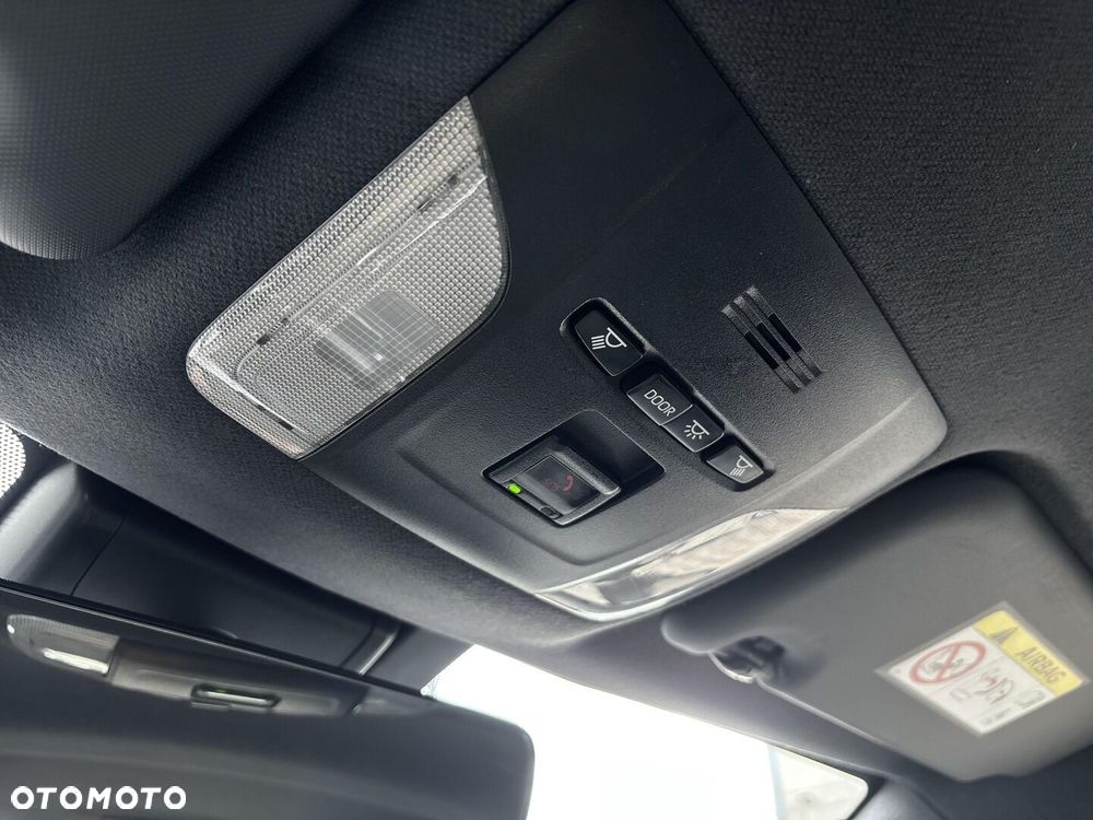 Toyota Corolla 1.8 Hybrid Comfort - 34