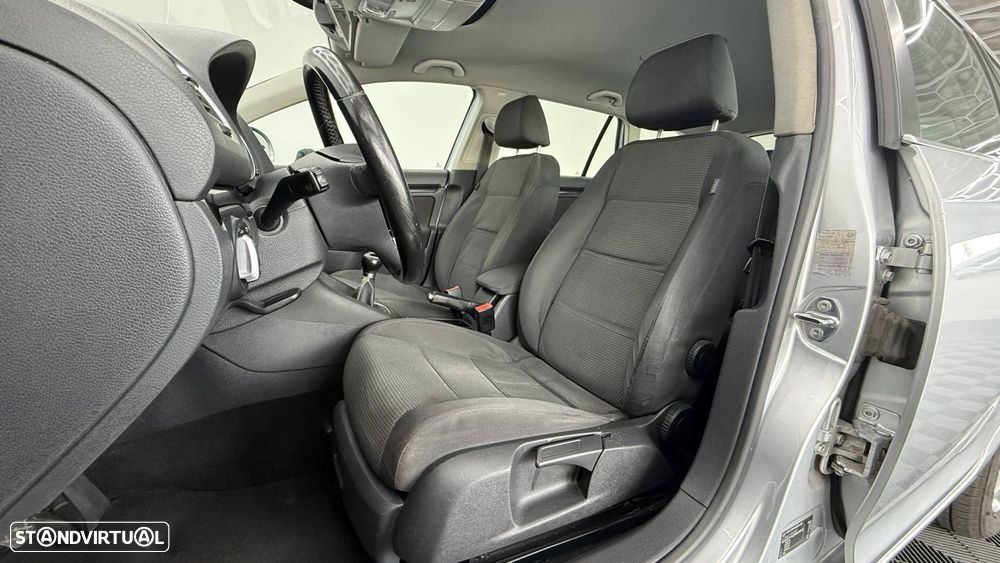 VW Golf Variant 1.6 TDi Confortline - 11