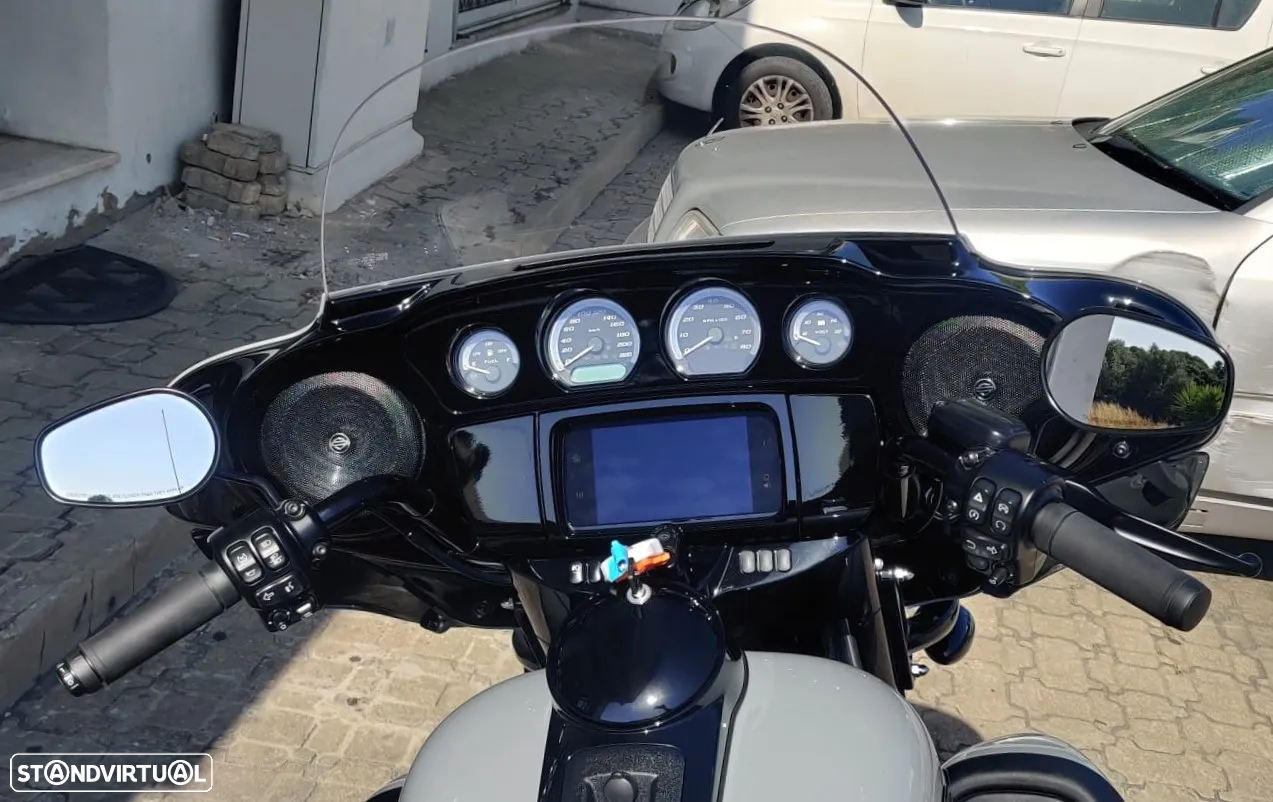 Harley-Davidson FLT FLTRK Road Glide Limited - 11