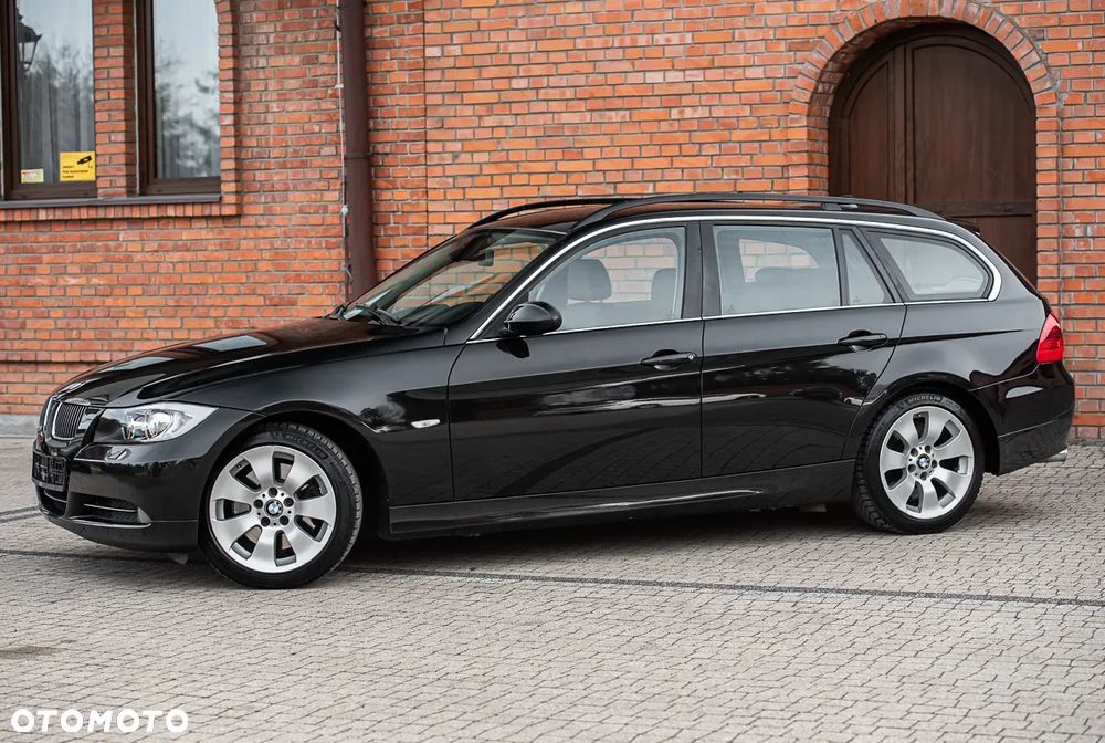 BMW Seria 3 330i - 7