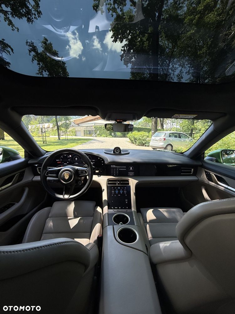 Porsche Taycan - 5