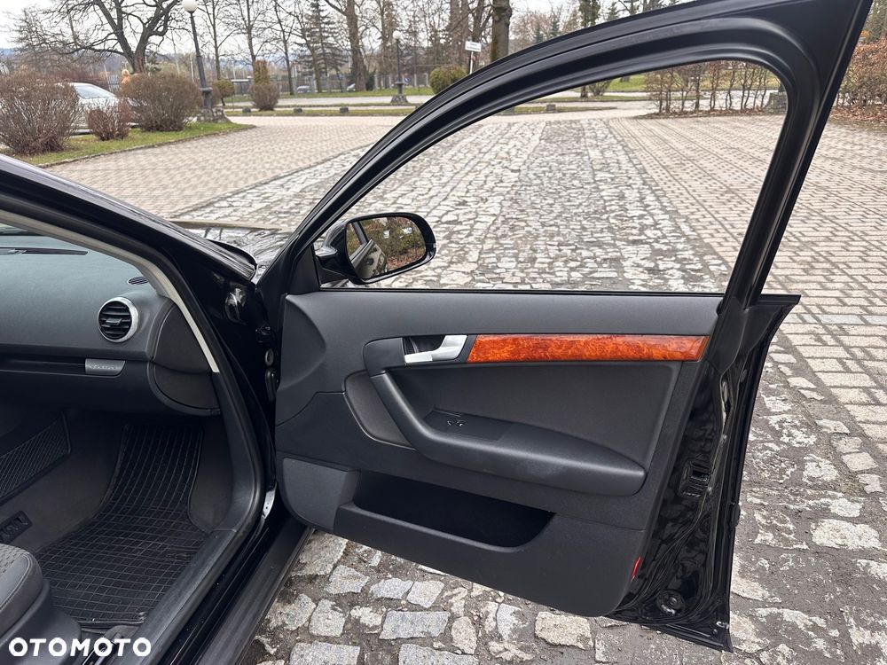 Audi A3 Sportback 2.0 TDI DPF quattro Ambiente - 25