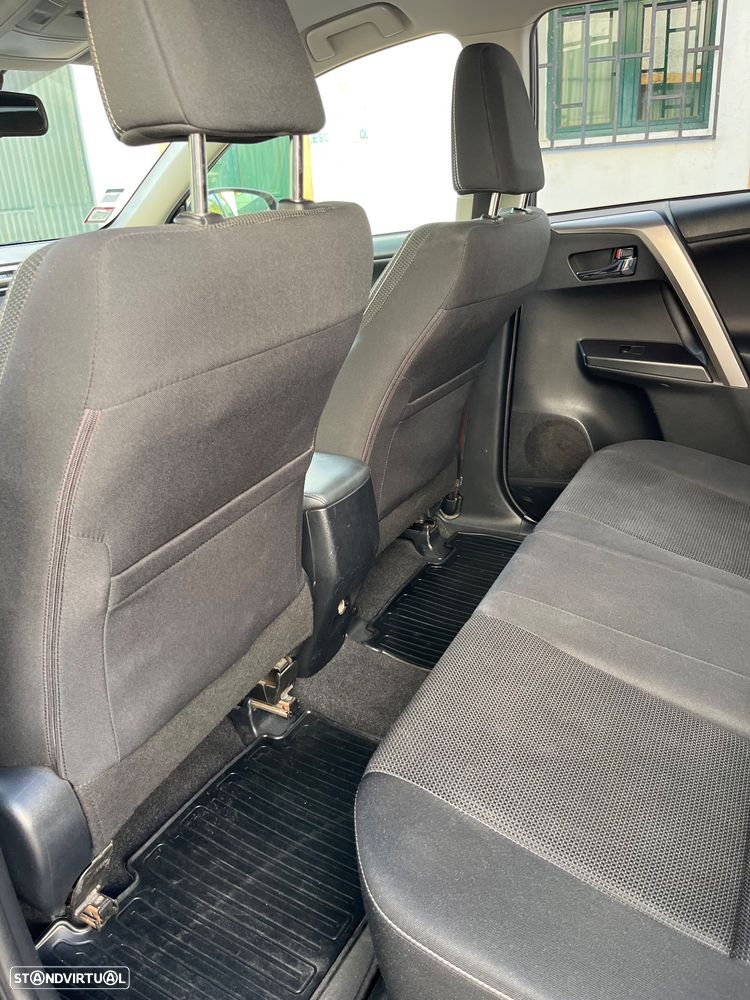 Toyota RAV4 2.0 D-4D Comfort - 15