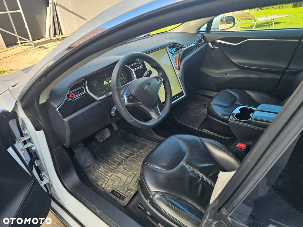 Tesla Model S 85 - 8