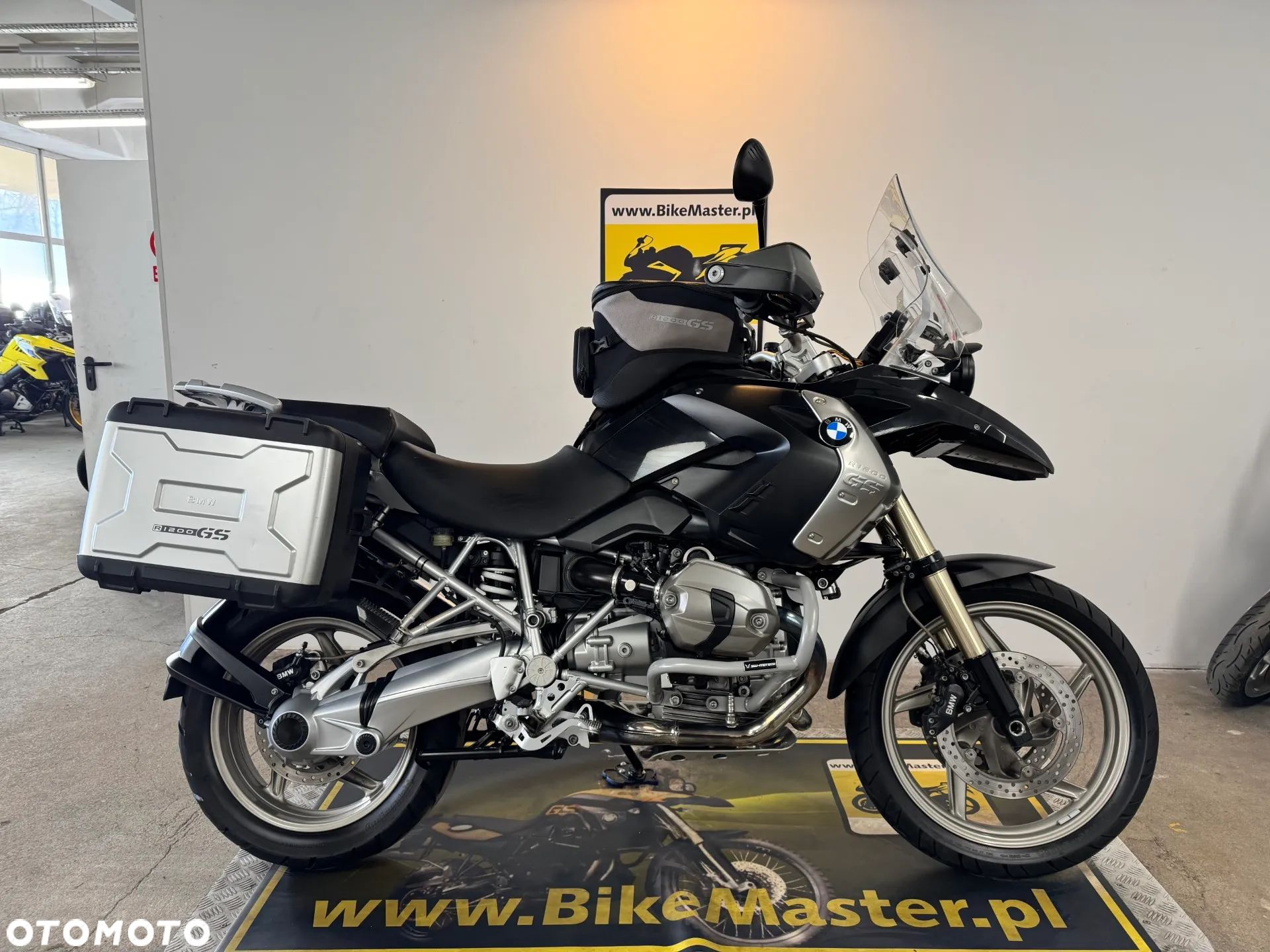 BMW R - 1