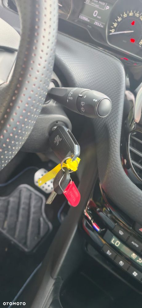 Peugeot 208 PureTech 110 Stop & Start EAT6 Tech Edition - 17