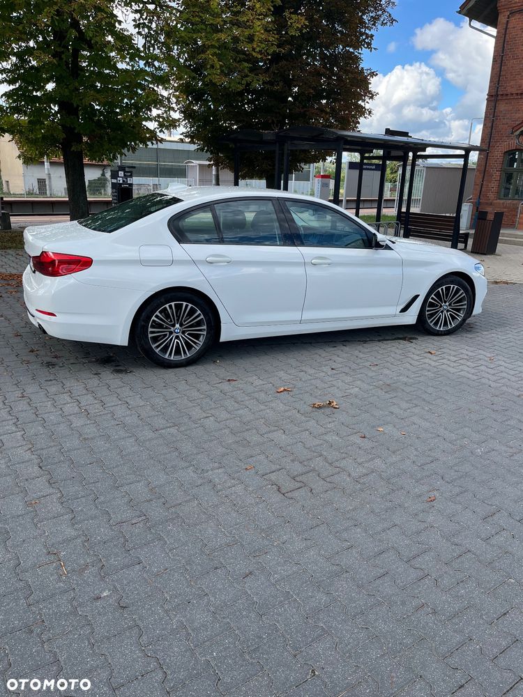 BMW Seria 5 518d Sport Line - 4