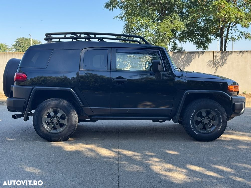 Toyota FJ - 7