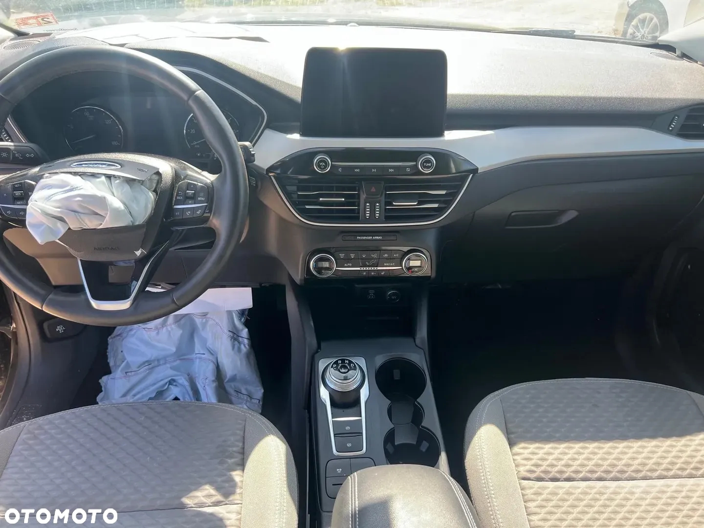 Ford Kuga - 8