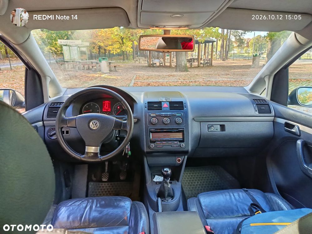Volkswagen Touran - 8
