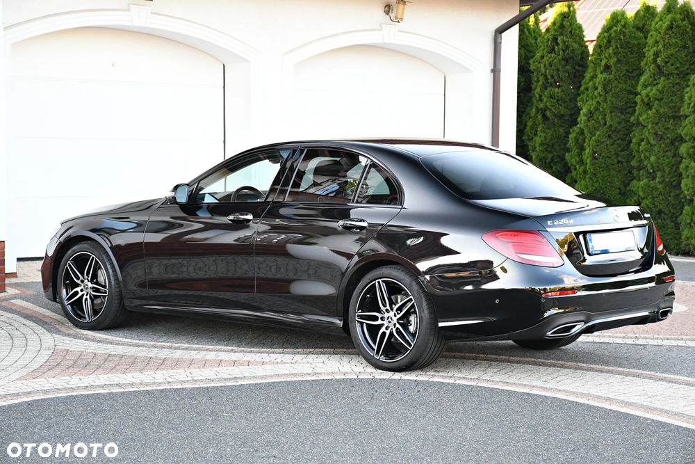 Mercedes-Benz Klasa E 220 d 4-Matic Business Edition 9G-TRONIC - 16